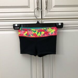 Ivivva by Lululemon girls reversible shorts 🍋